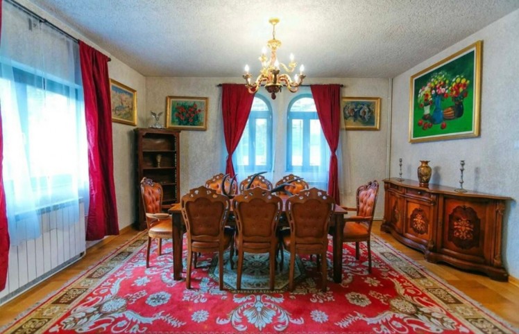 Vila de vanzare 7 camere pretabila activitati hoteliere Sinaia, judetul Prahova