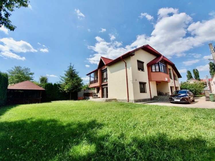 Villa for sale 7 rooms Corbenaca area, Ilfov county 663 sqm