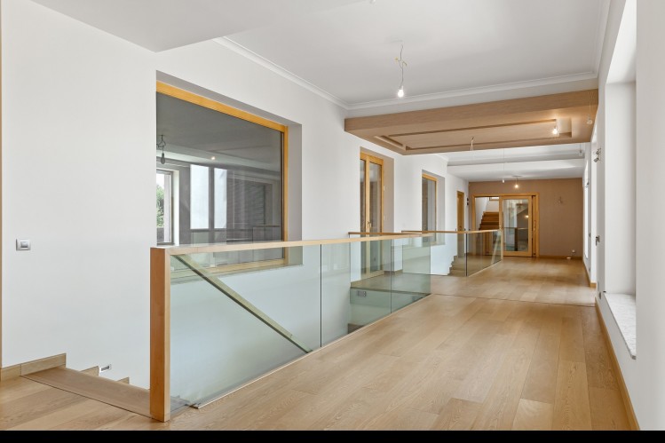 Vila de vanzare 8 camere zona Baneasa-Pipera, Bucuresti 750 mp