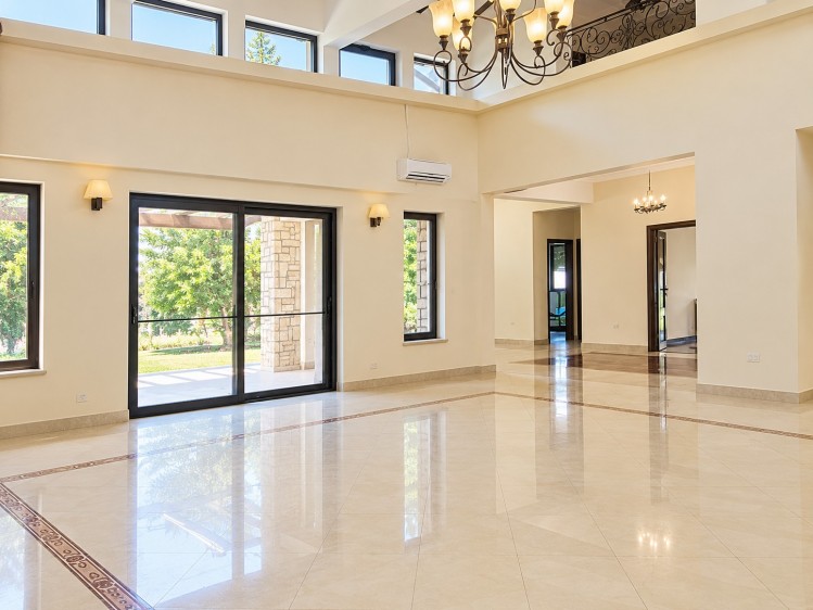 Vila de vanzare 9 camere zona Baneasa-Pipera 800 mp