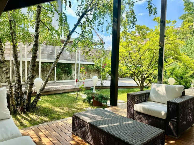 Vila eleganta 360 mp, P+1, teren generos, jacuzzi și garaj – complex exclusivist, zona Iancu Nicolae