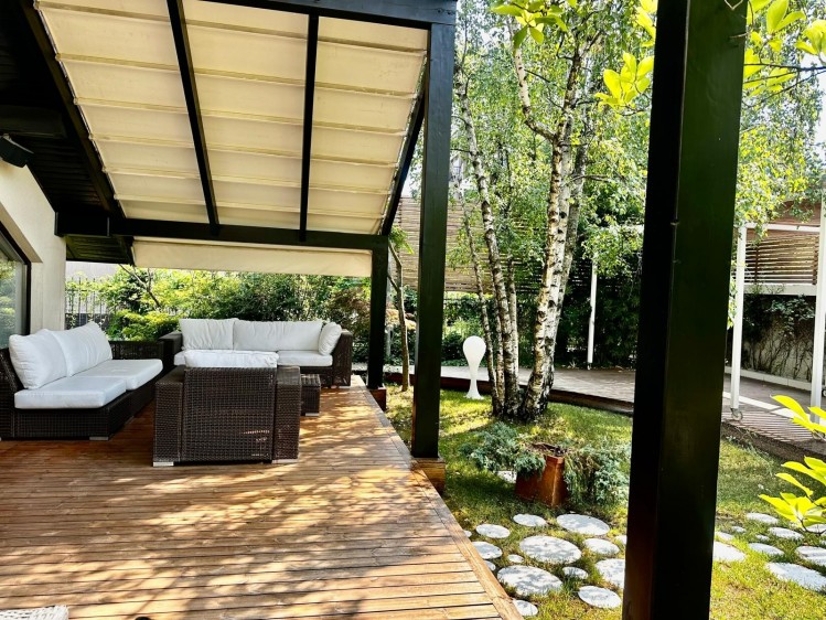 Vila eleganta 360 mp, P+1, teren generos, jacuzzi și garaj – complex exclusivist, zona Iancu Nicolae
