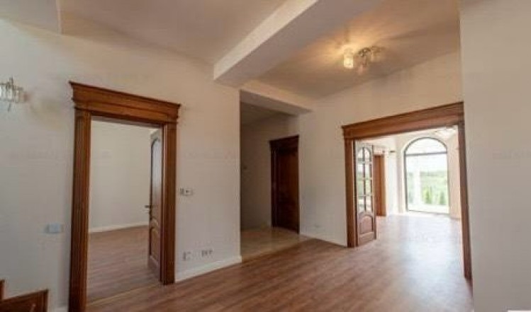 Vila eleganta de inchiriat in zona Sisesti &ndash; 4 dormitoare, curte generoasa, Bucuresti