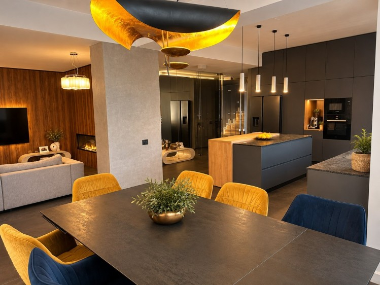 Vila eleganta tip duplex de vanzare, 4 camere cu piscina si finisaje premium in Corbeanca, judetul Ilfov