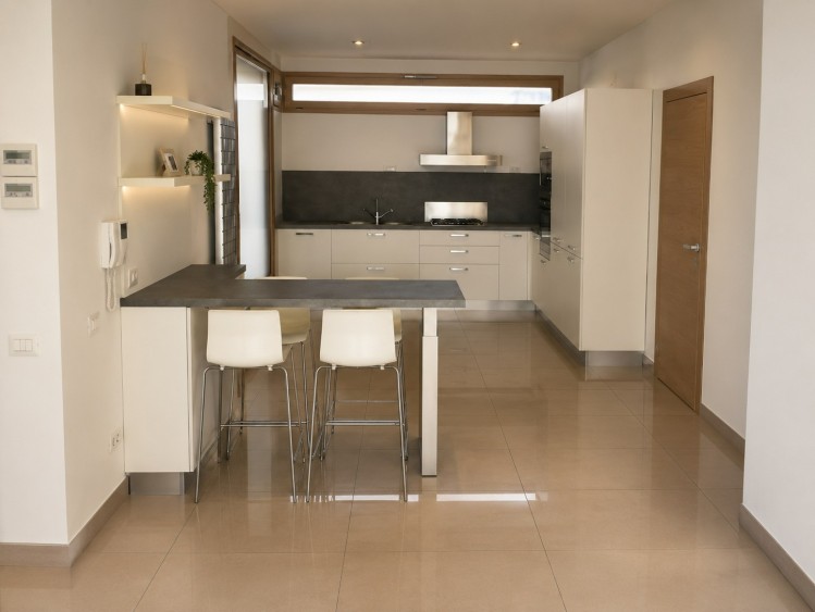 Vila frumoasa cu piscina de inchiriat 5 camere zona Iancu Nicolae, Bucuresti