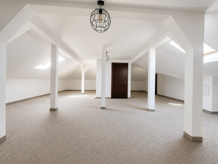 Vila individuala, 6 camere, complet mobilata, Pipera, in apropierea Scolilor Internationale, Bucuresti