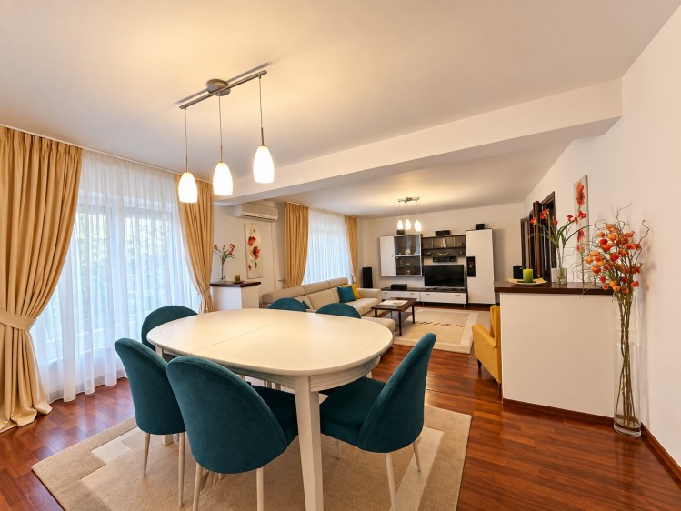 Vila individuala 7 camere zona Iancu Nicolae - Pipera, curte generoasa