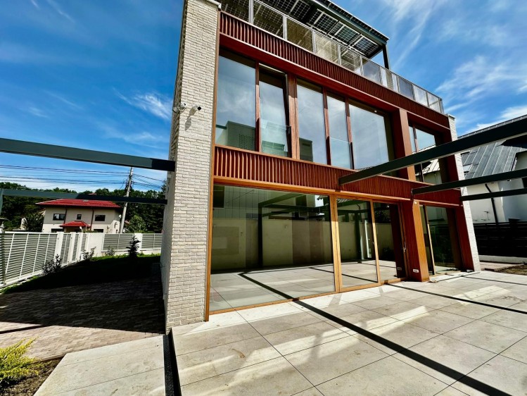 Vila individuala de vanzare 6 camere zona Iancu Nicolae, Bucuresti 450 mp