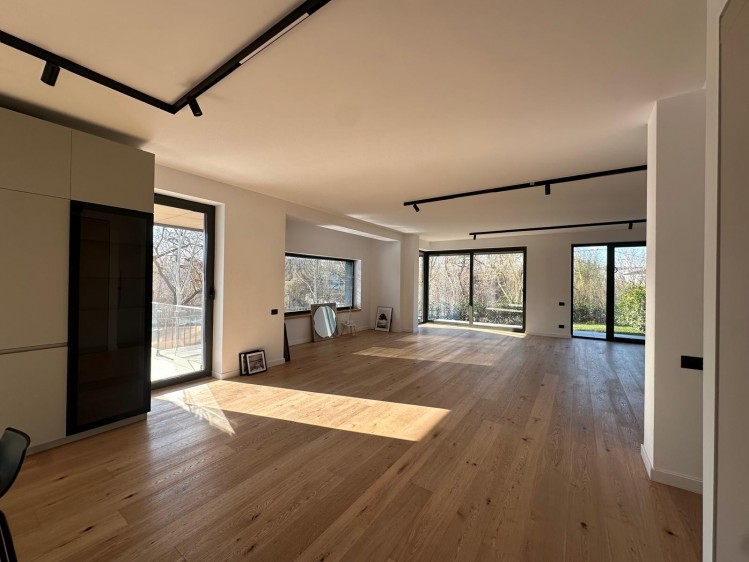 Vila noua de inchiriat 5 camere zona Pipera, Bucuresti 331 mp