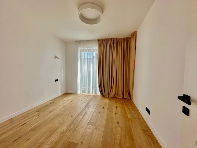 Vila noua de inchiriat 5 camere zona Pipera, Bucuresti 331 mp