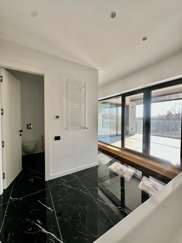 Vila noua de inchiriat 5 camere zona Pipera, Bucuresti 331 mp