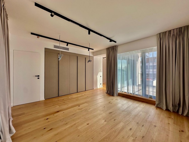 Vila noua de inchiriat 5 camere zona Pipera, Bucuresti 331 mp