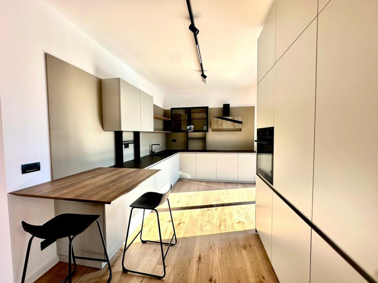 Vila noua de inchiriat 5 camere zona Pipera, Bucuresti 331 mp