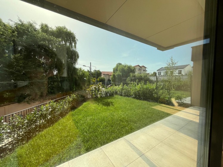 Vila noua de inchiriat 5 camere zona Pipera, Bucuresti 331 mp