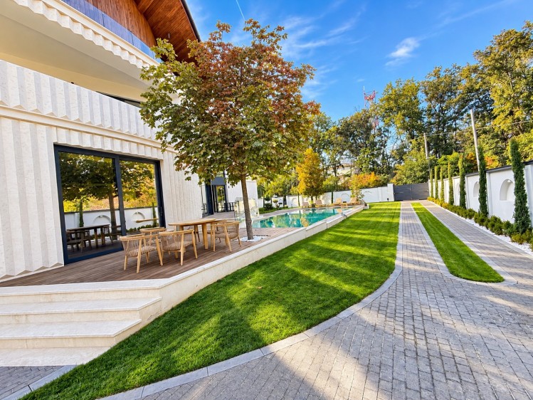 Premium turnkey villa, 9 rooms, near Baneasa Forest &ndash; Bucharest