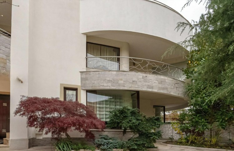 Vila premium tip duplex de vanzare 5 camere zona Iancu Nicolae,Bucuresti