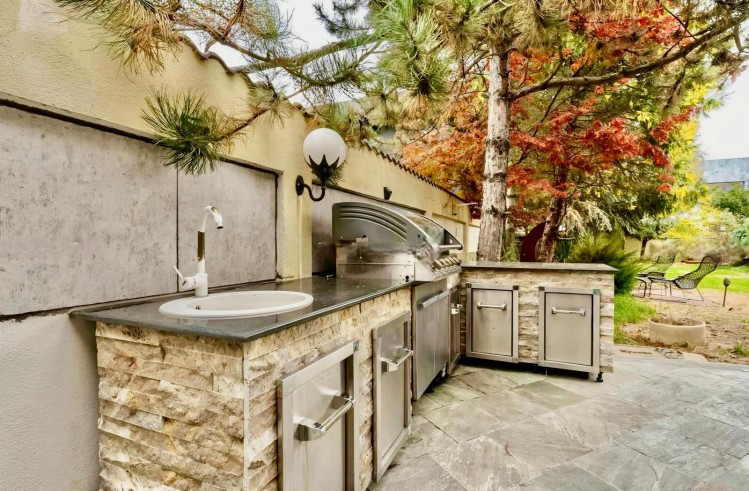 Vila premium tip duplex de vanzare 5 camere zona Iancu Nicolae,Bucuresti