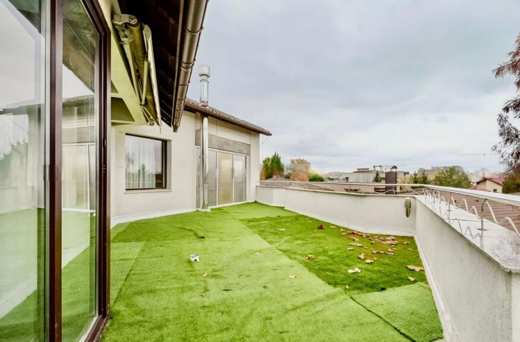 Vila premium tip duplex de vanzare 5 camere zona Iancu Nicolae,Bucuresti