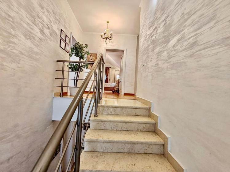 Spacious, fully renovated villa with landscaped garden and spectacular terrace – Pipera