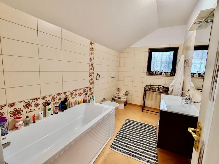 Spacious, fully renovated villa with landscaped garden and spectacular terrace – Pipera