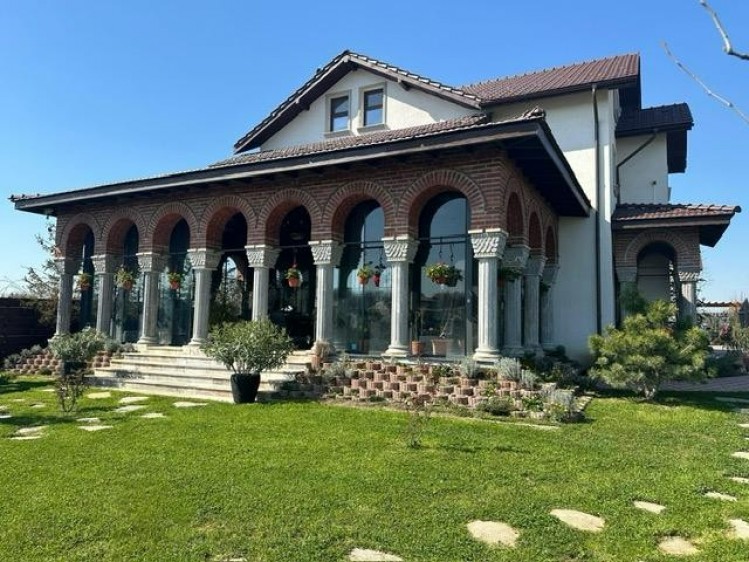 Vila speciala 8 camere, vedere superba, piscina, Corbeanca - Lac, judetul Ilfov