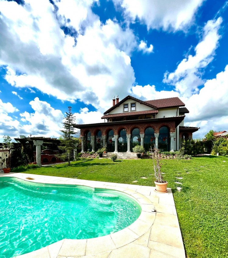 Vila speciala 8 camere, vedere superba, piscina, Corbeanca - Lac, judetul Ilfov