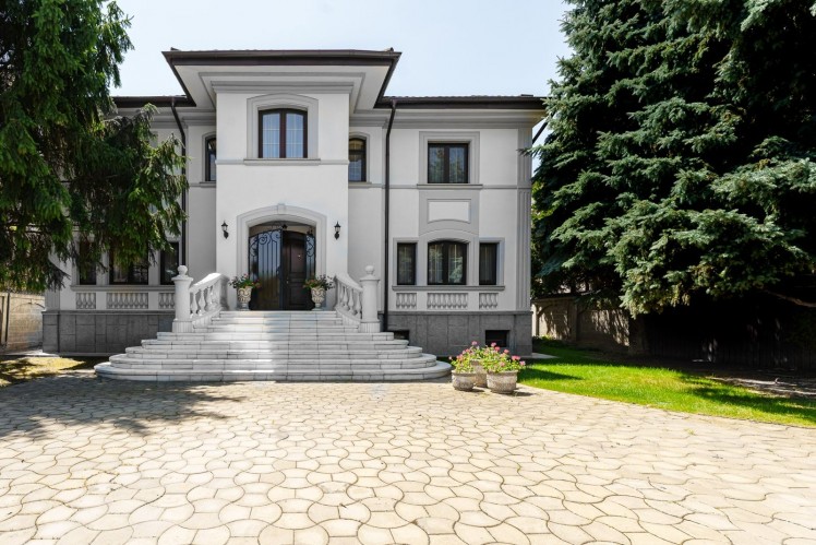 Vila speciala de vanzare zona Iancu Nicolae - British School, Bucuresti 564.5 mp