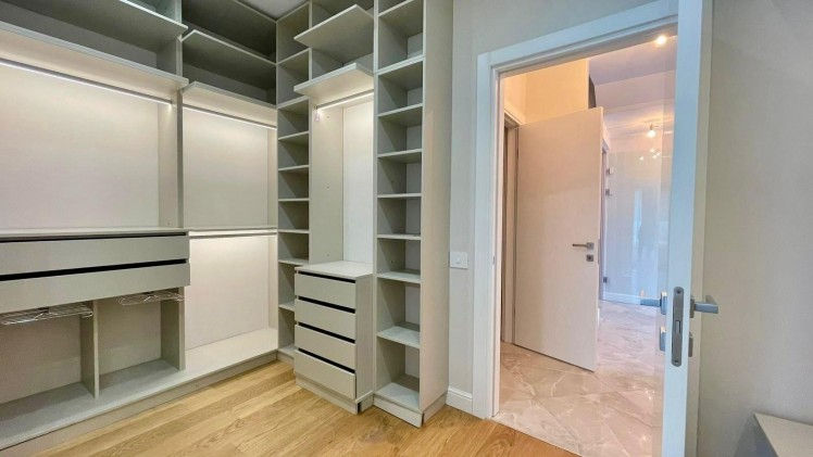 Vila tip duplex de vanzare 3 dormitoare, zona Iancu Nicolae - Padurea Baneasa, Bucuresti