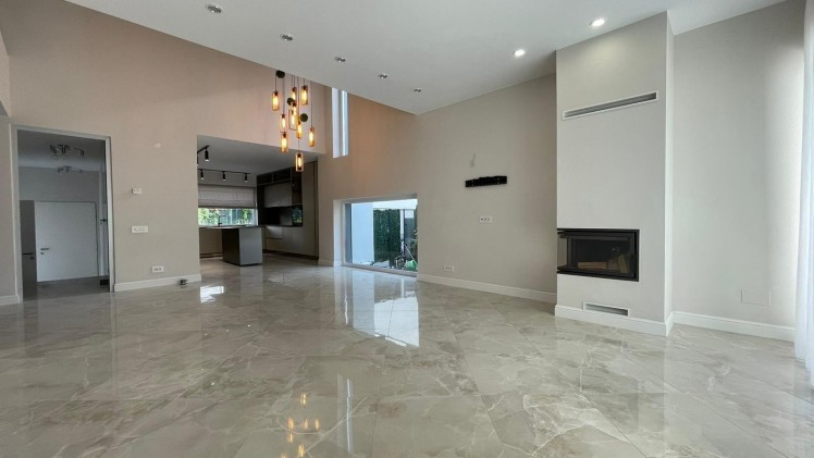 Vila tip duplex de vanzare 3 dormitoare, zona Iancu Nicolae - Padurea Baneasa, Bucuresti