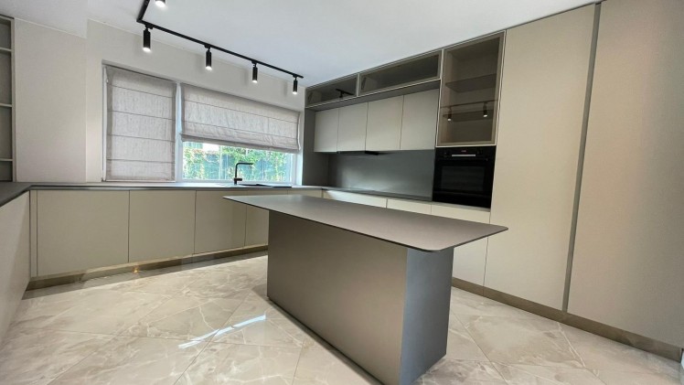 Vila tip duplex de vanzare 3 dormitoare, zona Iancu Nicolae - Padurea Baneasa, Bucuresti