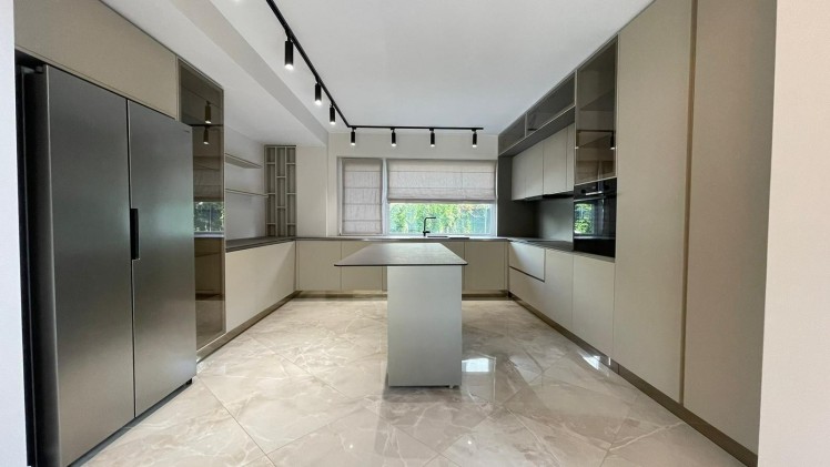 Vila tip duplex de vanzare 3 dormitoare, zona Iancu Nicolae - Padurea Baneasa, Bucuresti