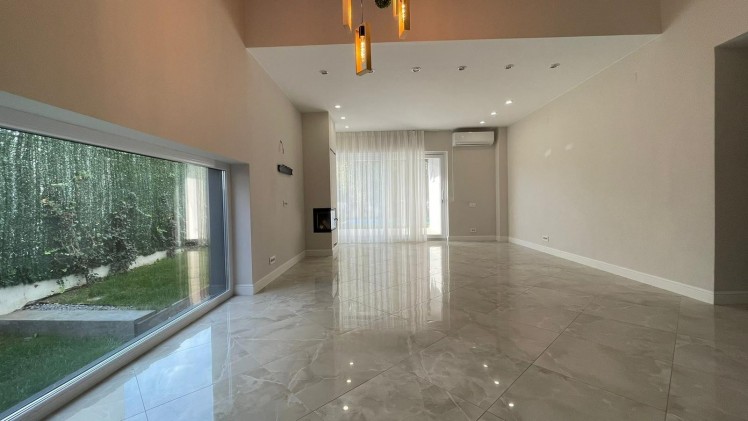 Vila tip duplex de vanzare 3 dormitoare, zona Iancu Nicolae - Padurea Baneasa, Bucuresti