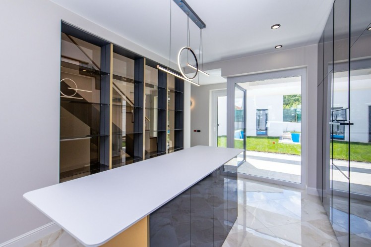 Vila tip duplex de vanzare 3 dormitoare, zona Iancu Nicolae - Padurea Baneasa, Bucuresti