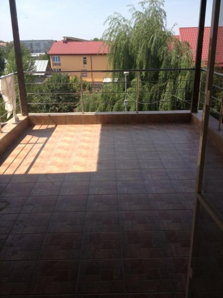 Vila tip duplex de vanzare 6 camere, teren generos, oras Otopeni, judetul Ilfov