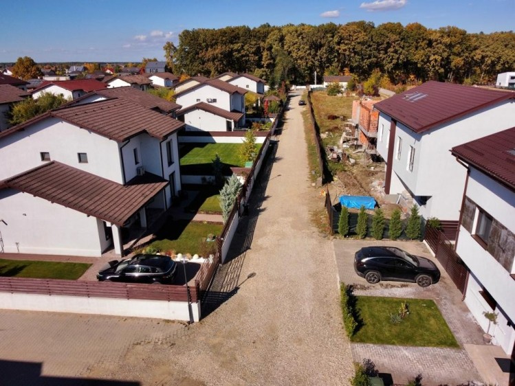 Vila tip duplex langa padure, 4 camere cu acces facil catre DN1, Corbeanca, judetul Ilfov