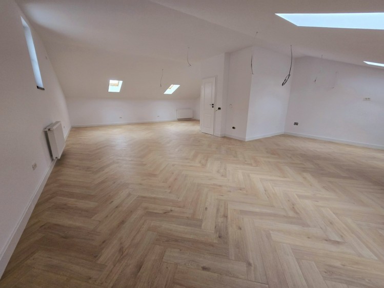 Vila tip duplex langa padure, 4 camere cu acces facil catre DN1, Corbeanca, judetul Ilfov