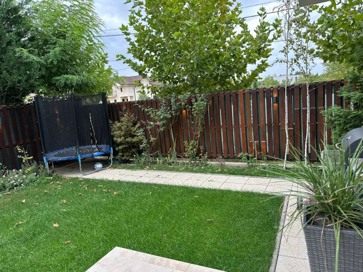 Semi-detached villa for sale fully furnished and equipped 4 rooms Corbeanca area, Ilfov county