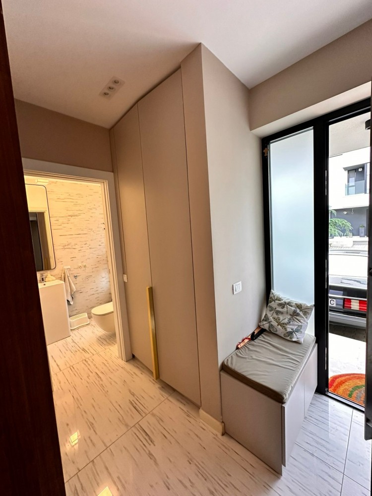 Semi-detached villa for sale fully furnished and equipped 4 rooms Corbeanca area, Ilfov county