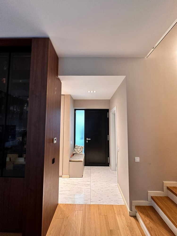 Semi-detached villa for sale fully furnished and equipped 4 rooms Corbeanca area, Ilfov county