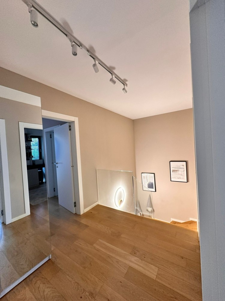 Semi-detached villa for sale fully furnished and equipped 4 rooms Corbeanca area, Ilfov county