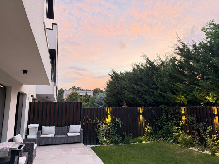 Semi-detached villa for sale fully furnished and equipped 4 rooms Corbeanca area, Ilfov county