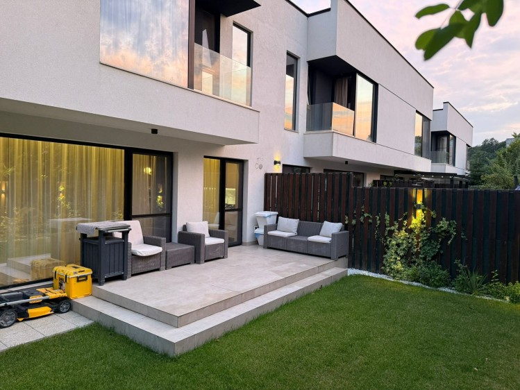 Semi-detached villa for sale fully furnished and equipped 4 rooms Corbeanca area, Ilfov county